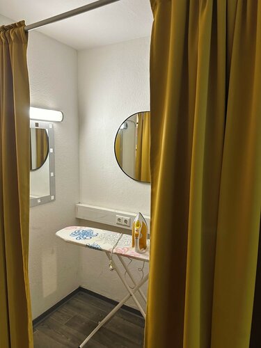 Общее спальное помещение, общая ванная комната (3 Bunk Beds) в Pauli Hostel