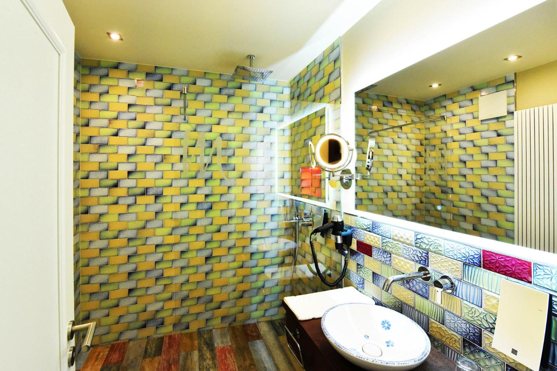 Single Room with Private Bathroom
