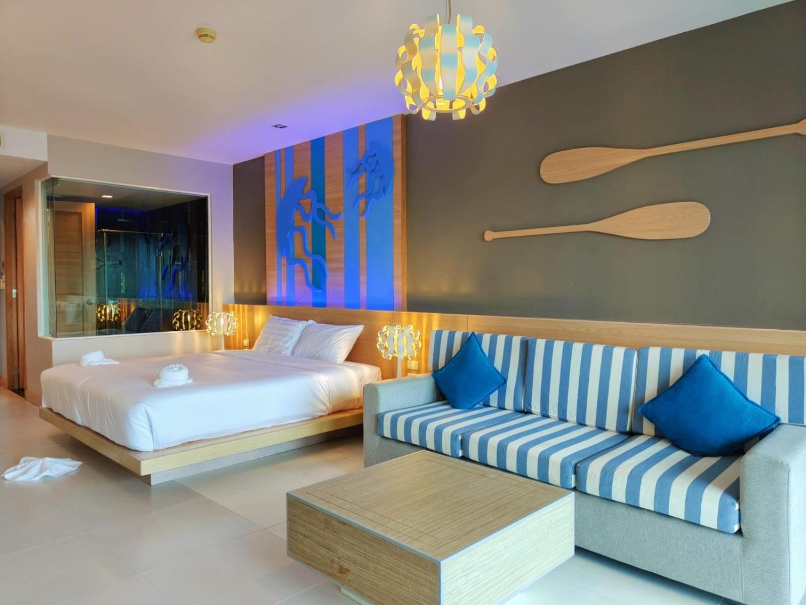 Junior Suite with Bath and Balcony