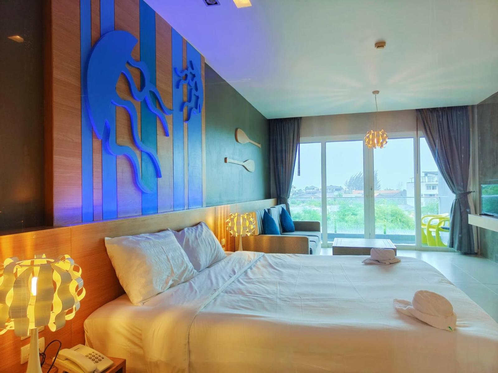 Junior Suite with Bath and Balcony