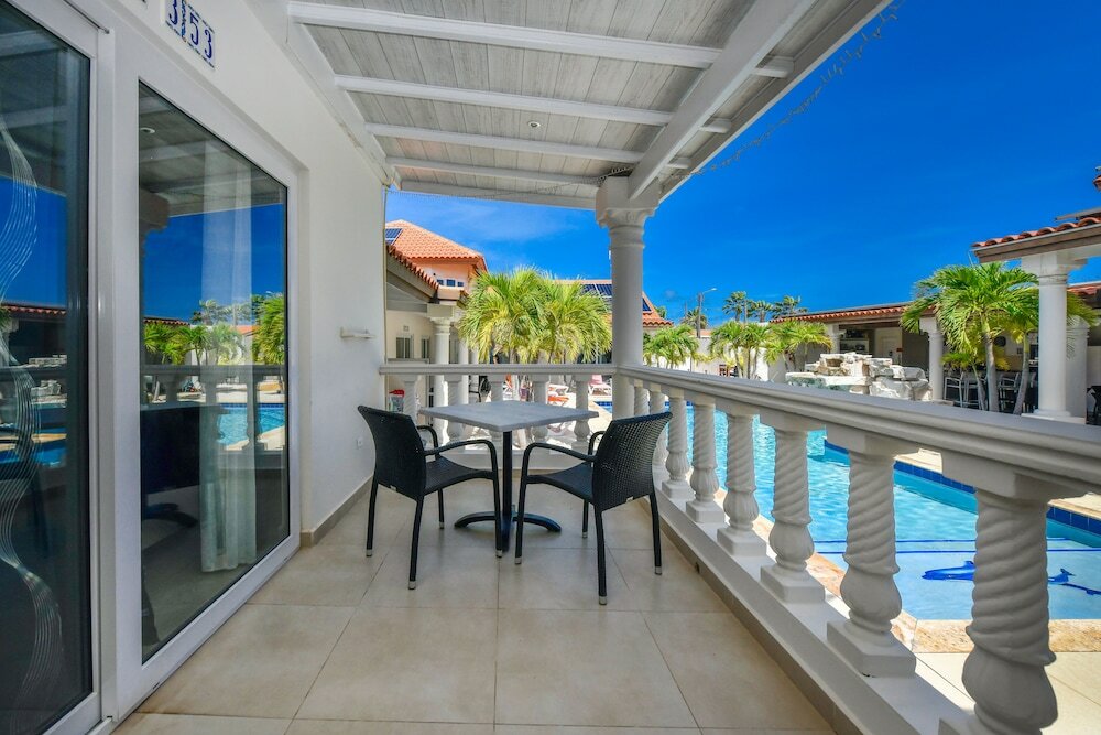 Pool side Suite with Loft (3-53)