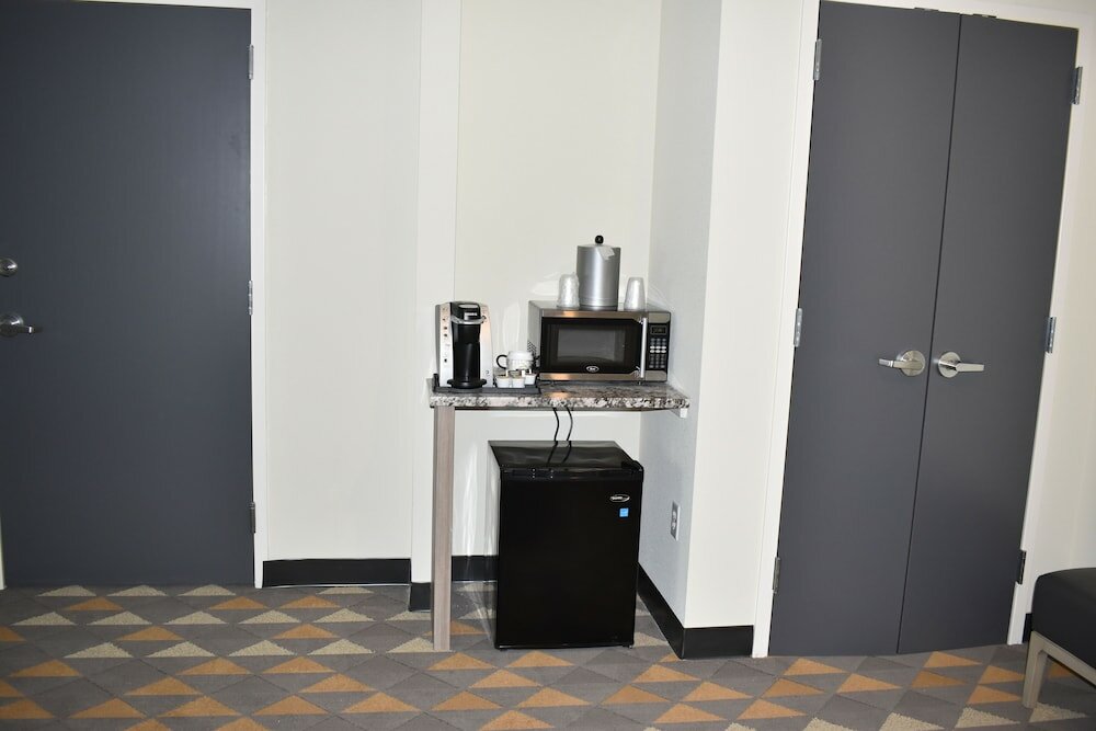 Standard Room, 2 Queen Beds, Accessible (Communications)