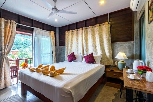 Deluxe Bungalow with Balcony в Kanya Cozy Bungalows Kata Beach