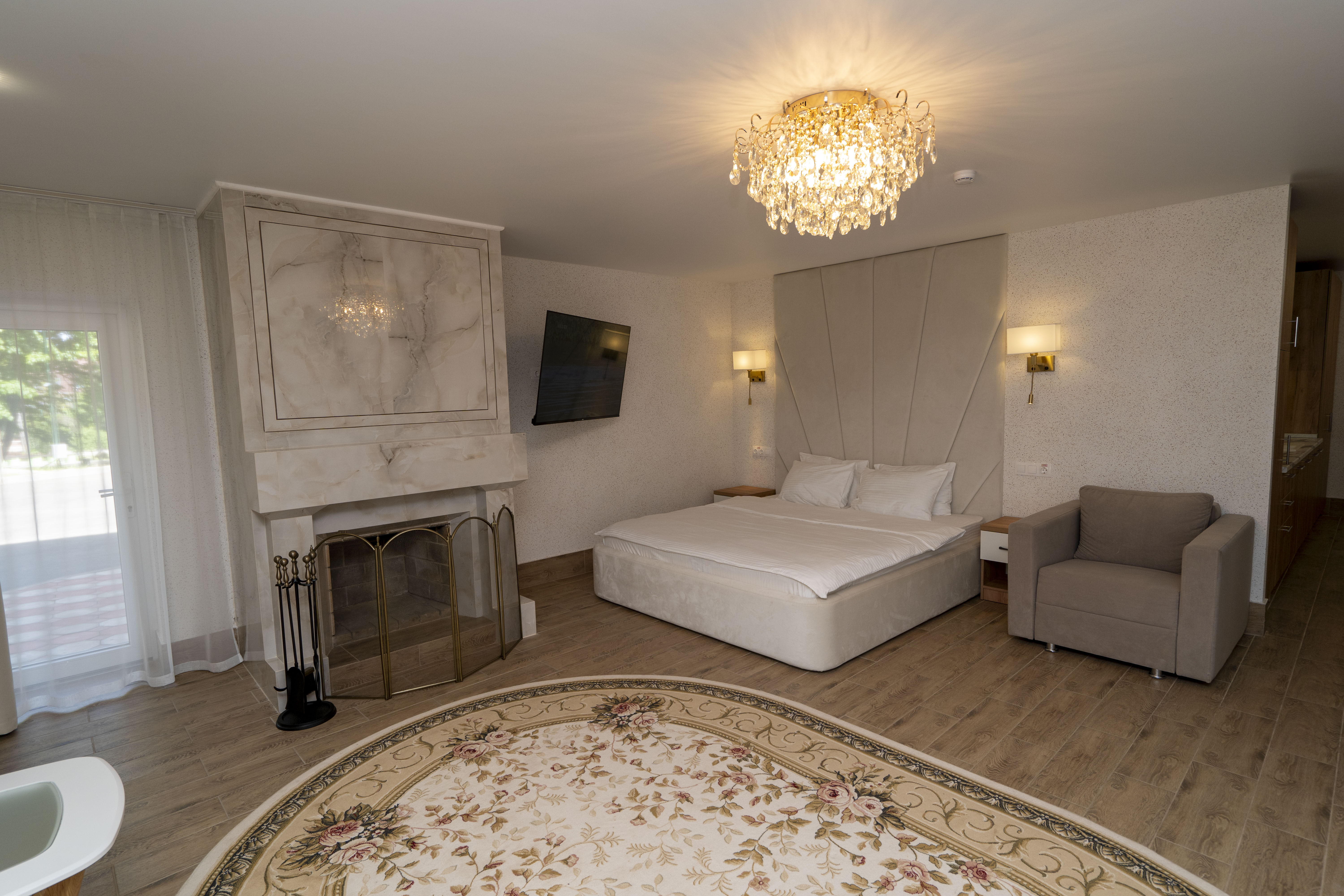 Люкс однокомнатный с камином