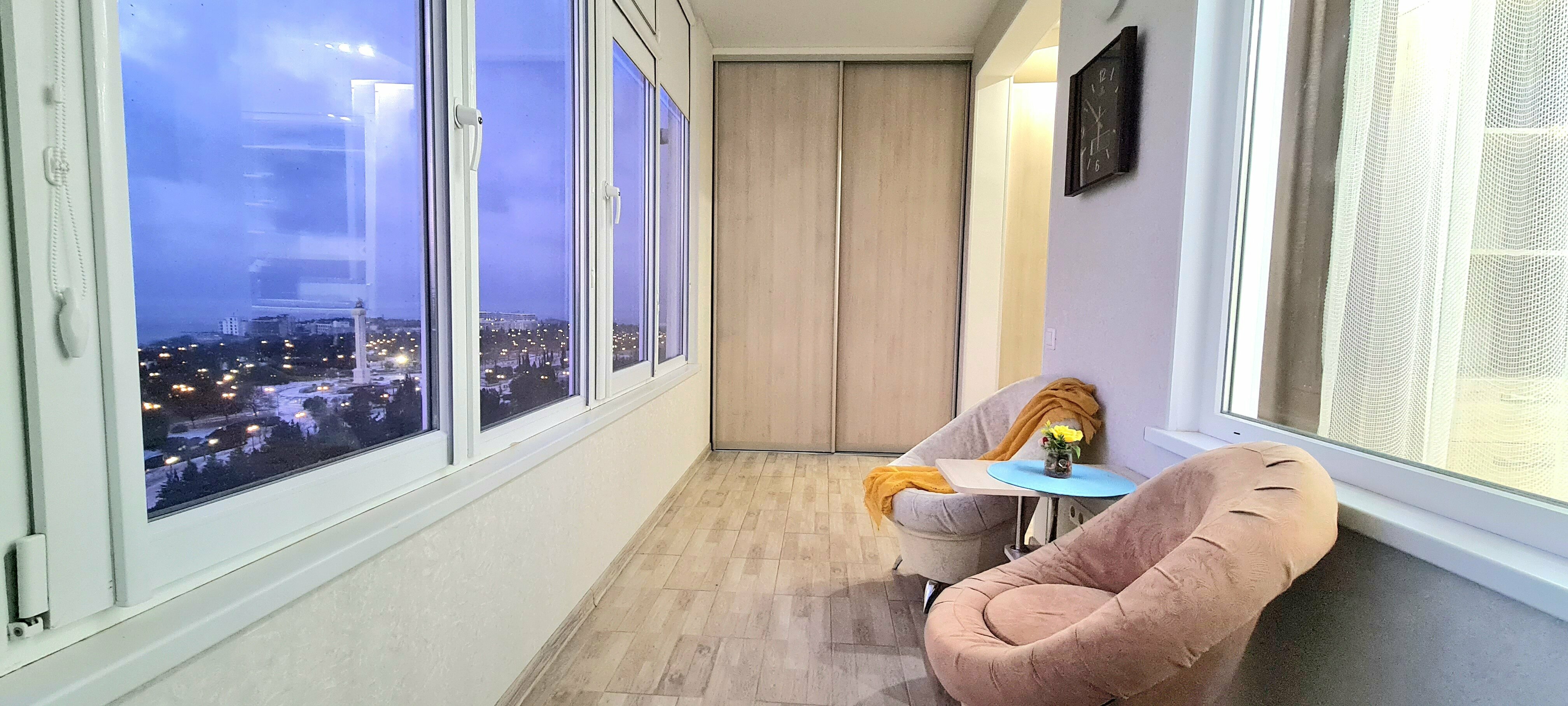 Апартаменты  с кухней с балконом с видом на море и Парк Победы