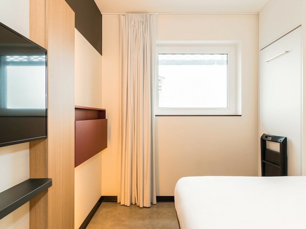 Room, Multiple Beds
