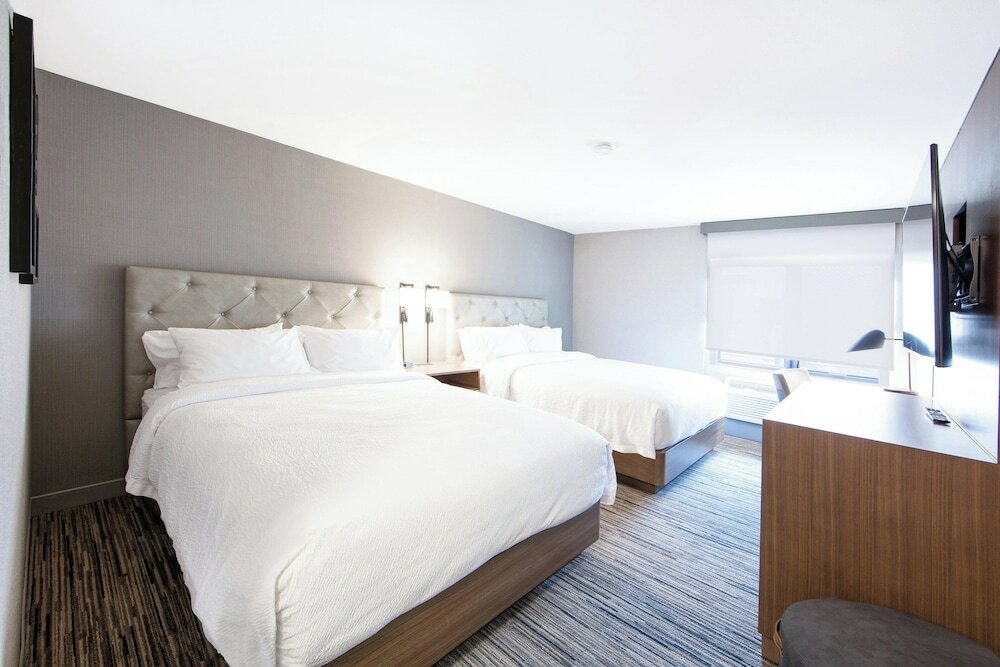Room, Multiple Beds