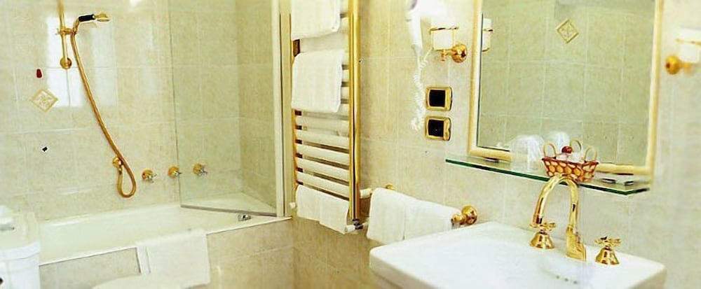 Basic Room, 1 Large Twin Bed