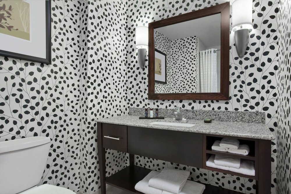 Executive Suite, 1 King Bed with Sofa bed, Corner