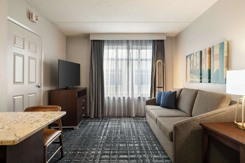 Premium Suite, 1 King Bed, Accessible, Bathtub