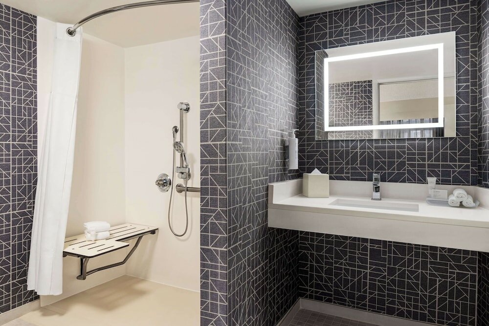 Room, 1 King Bed with Sofa bed, Accessible (Roll-in Shower)