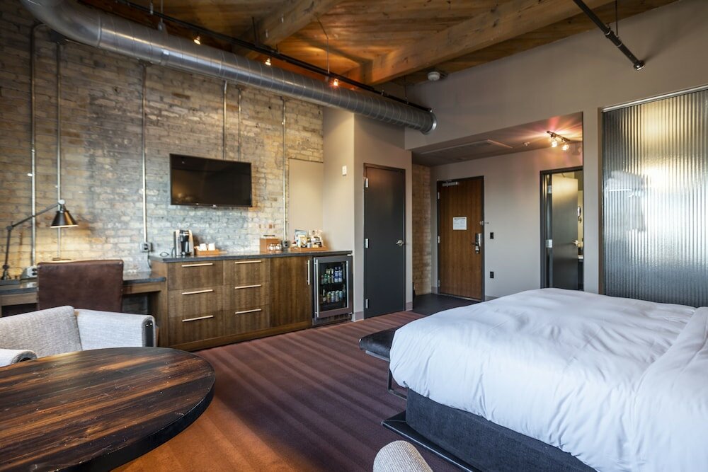 Premium Room, 1 King Bed, City View