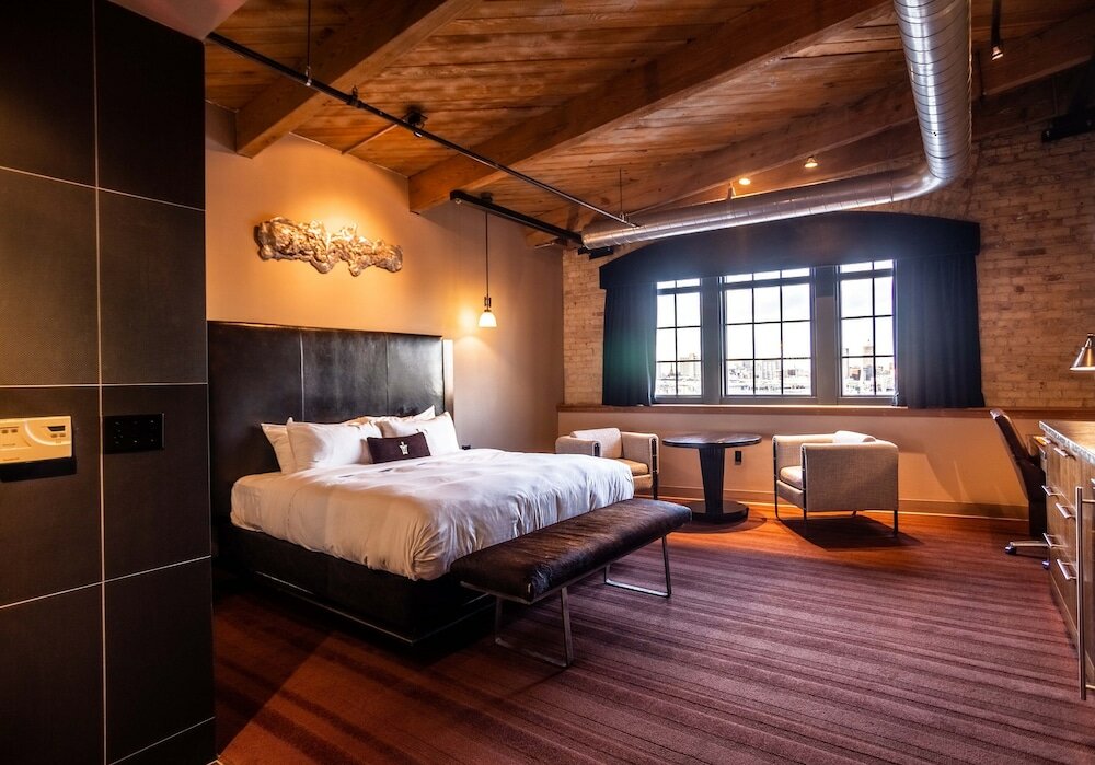 Premium Room, 1 King Bed, City View