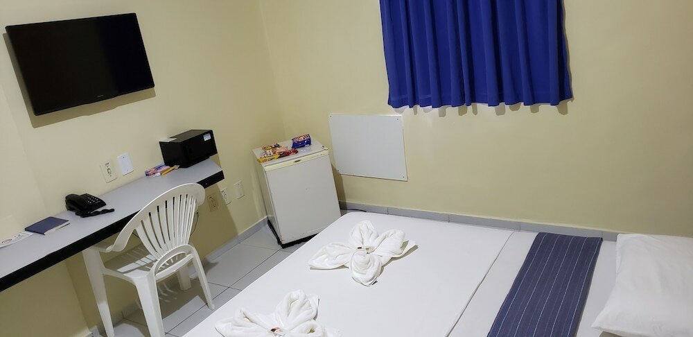 Quarto Duplo com cama casal