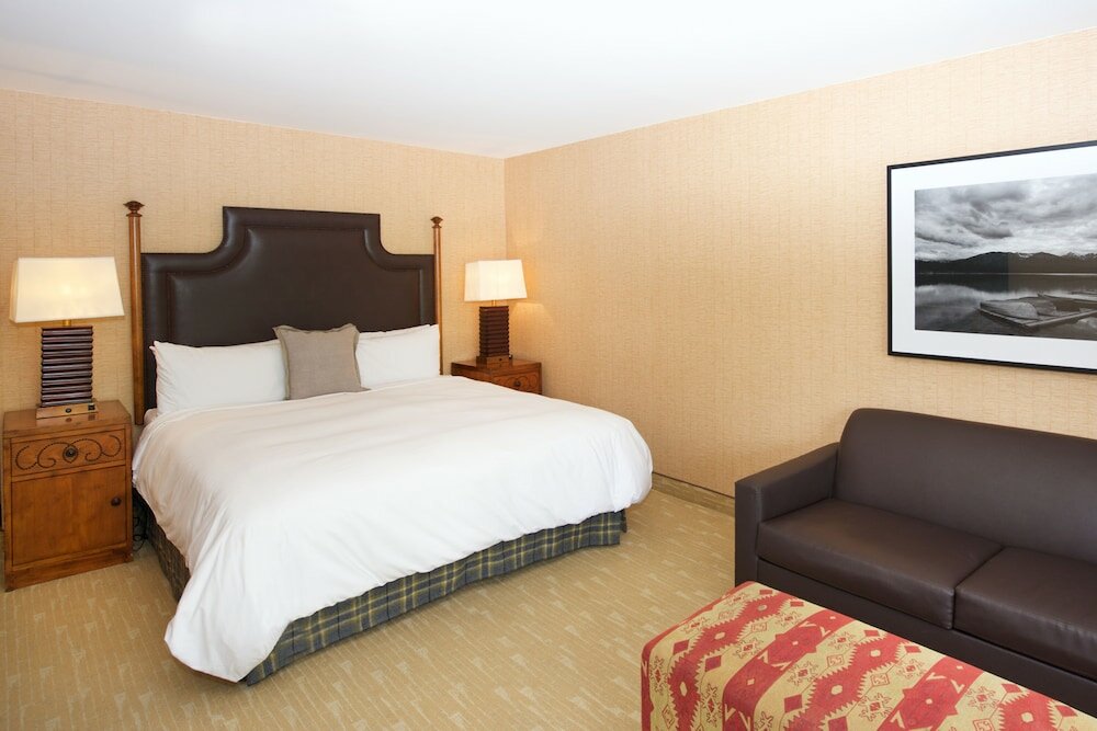 Room, 1 King Bed, Roll-in Shower