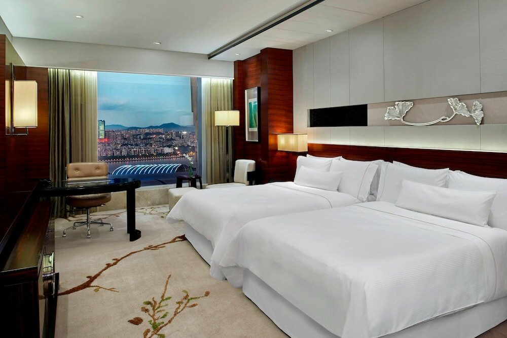 Executive Room, 1 King Bed, River View