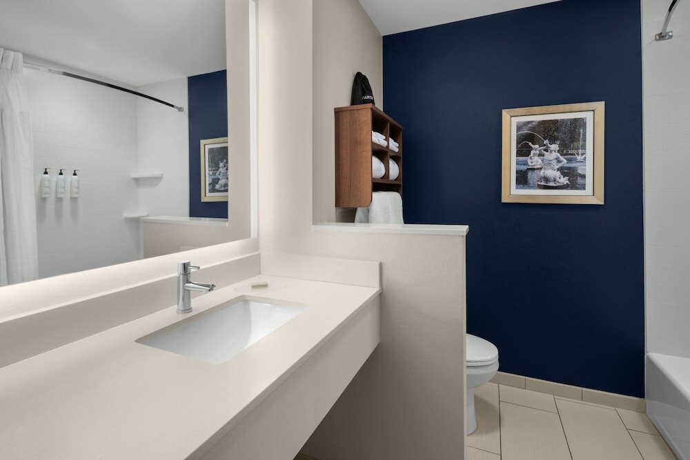 Room, 2 Queen Beds (Mobility Accessible, Roll-In Shower)