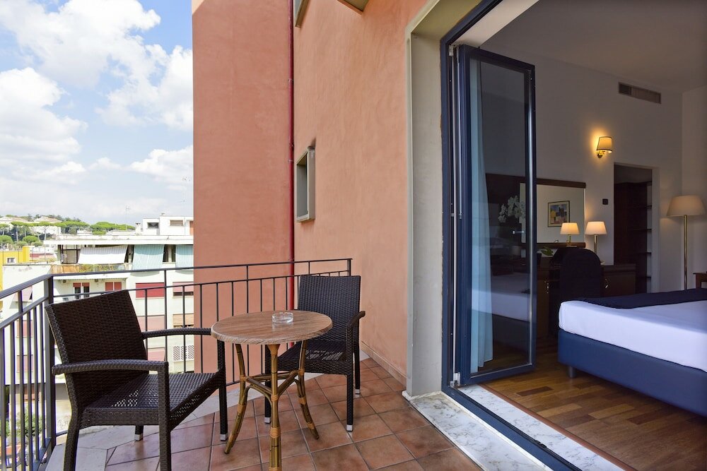 Studio Suite, Balcony, Garden View