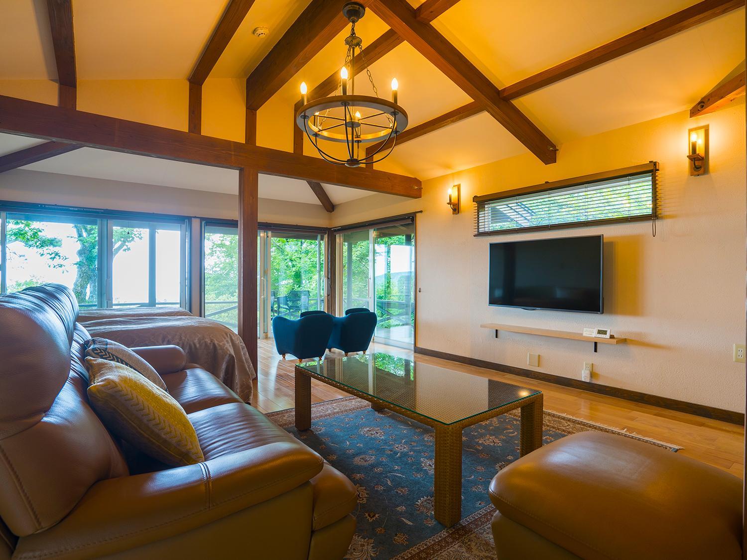 Cottage with Open-Air Bath