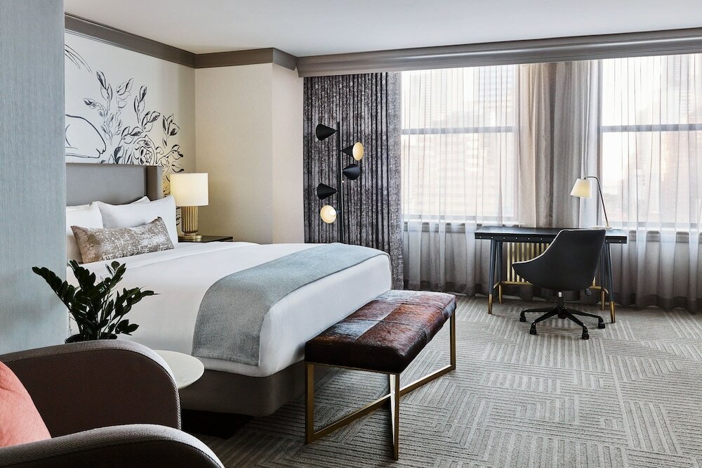 Grand Room, 1 King Bed