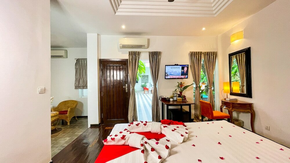 Family Studio Suite, Pool View (Free Bus Station Pick up)