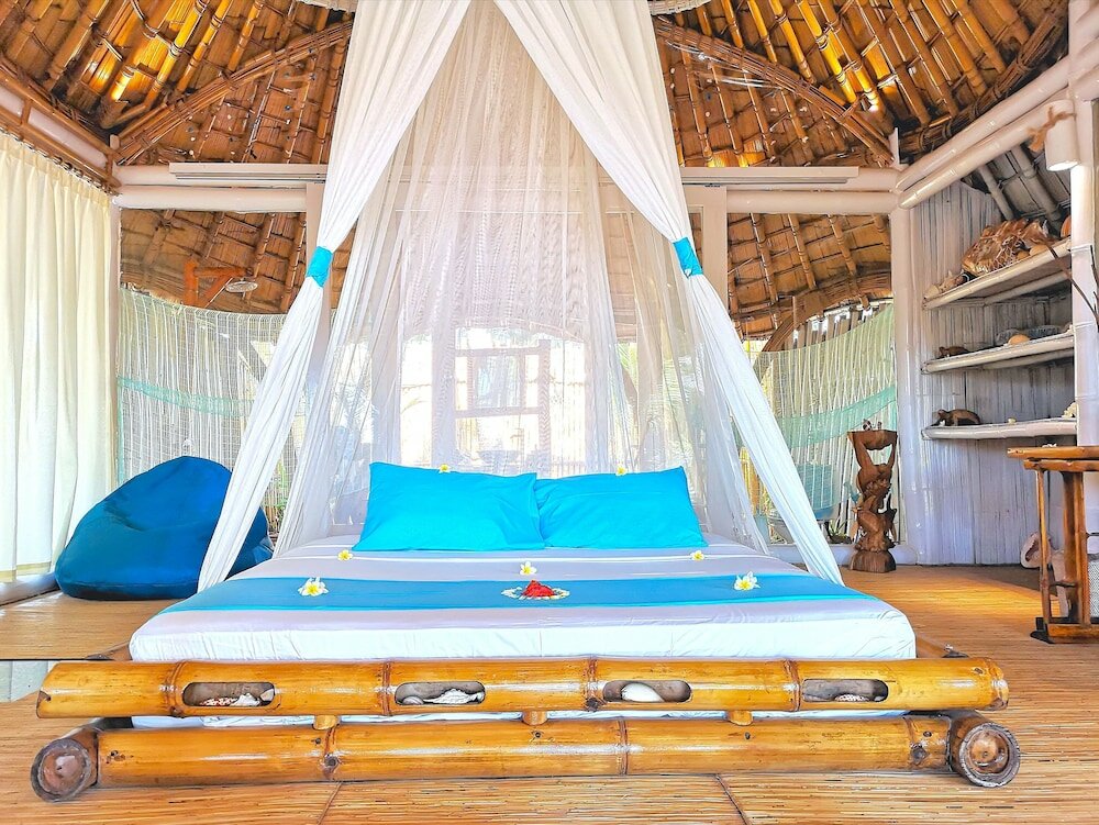 Honeymoon Bungalow, Beach View