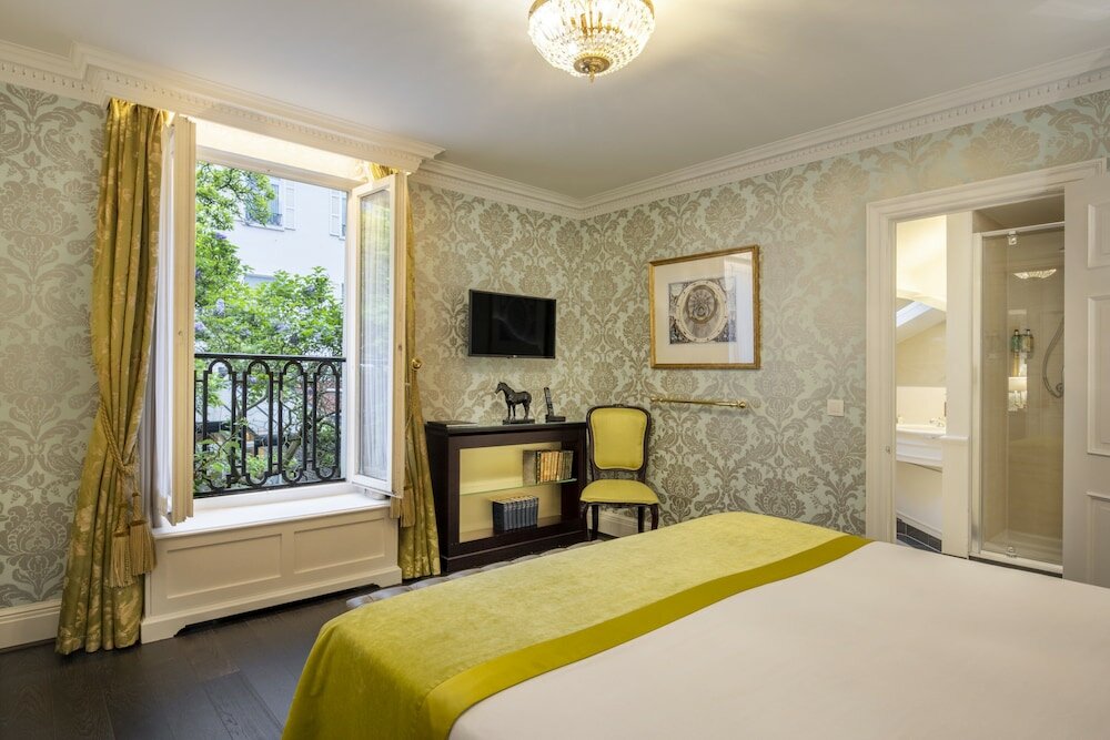 Standard Room, 1 Queen Bed