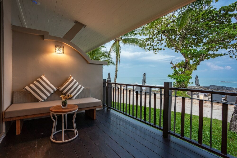 Deluxe Beach Front Bungalow