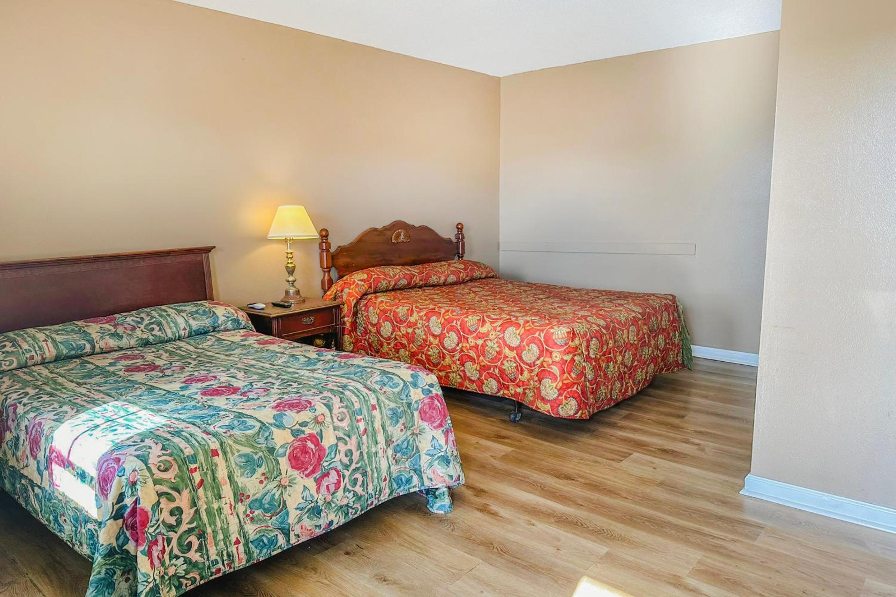 Premium 2 Queen Bed Smoking