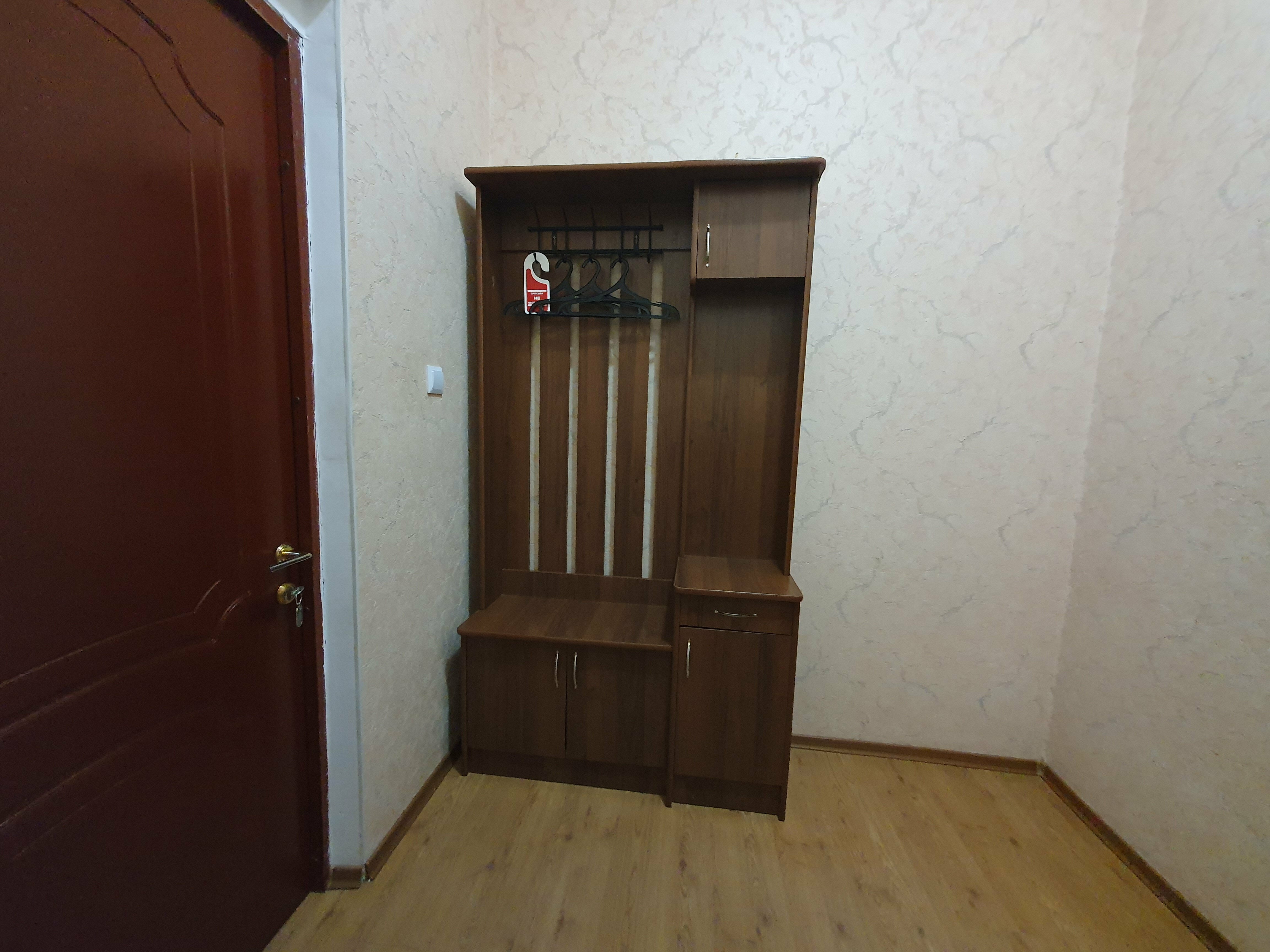Стандартный номер с 2 односпальными кроватями и диваном