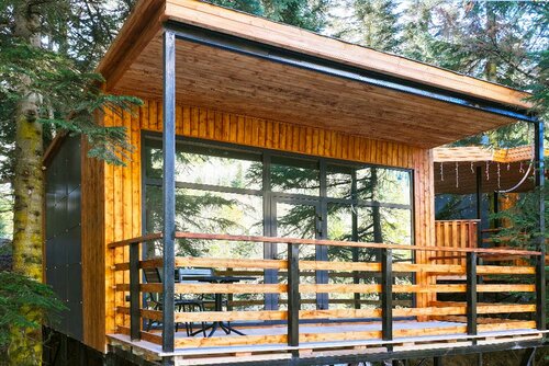 Дом Трио 16 с панорамными окнами над рекой (посещение бани и бассейна оплачивается отдельно)