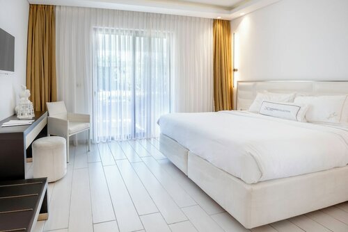 Двухместный номер с 1 двуспальной кроватью (Swim up) в Diamond Deluxe Hotel Wellness & SPA - Adults only