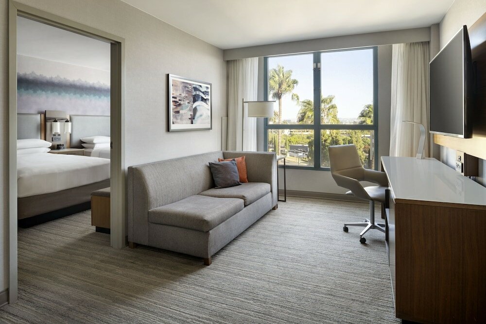 Classic Suite (Mobility/Hearing Accessible, Tub)
