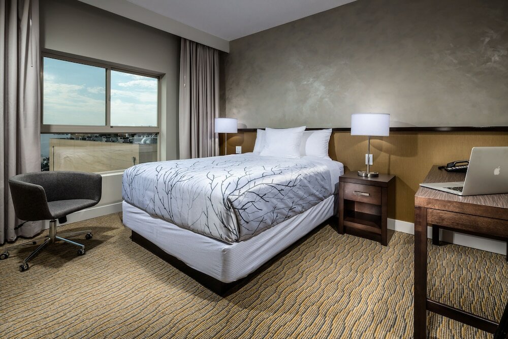 Penthouse, 1 Queen Bed