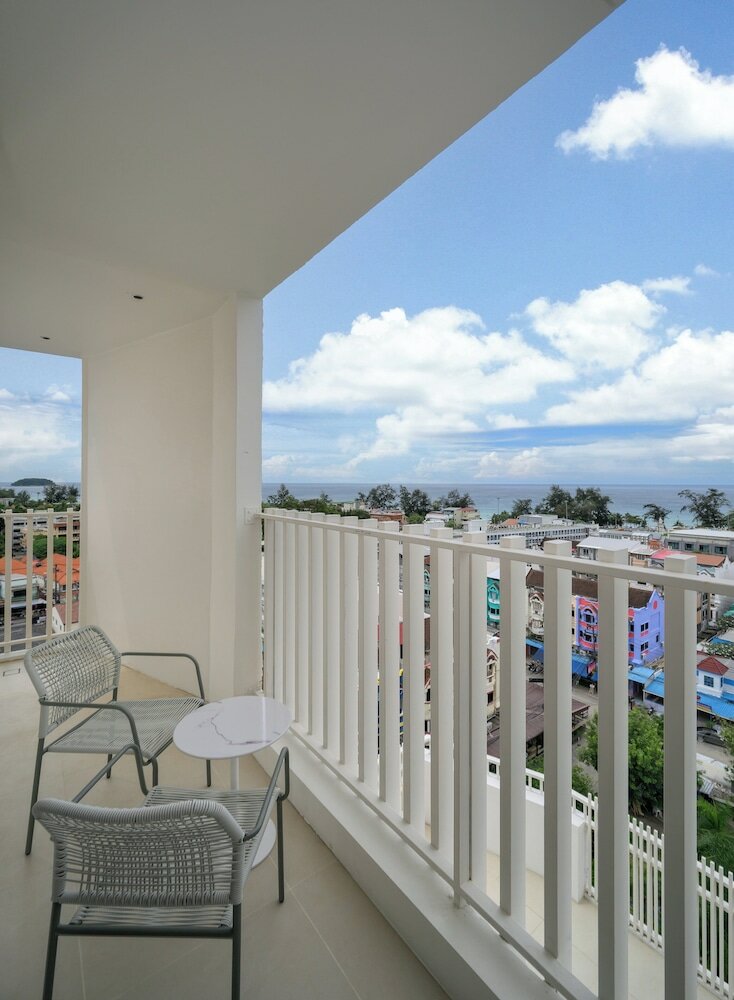 Deluxe Room, 1 King Bed, Ocean View