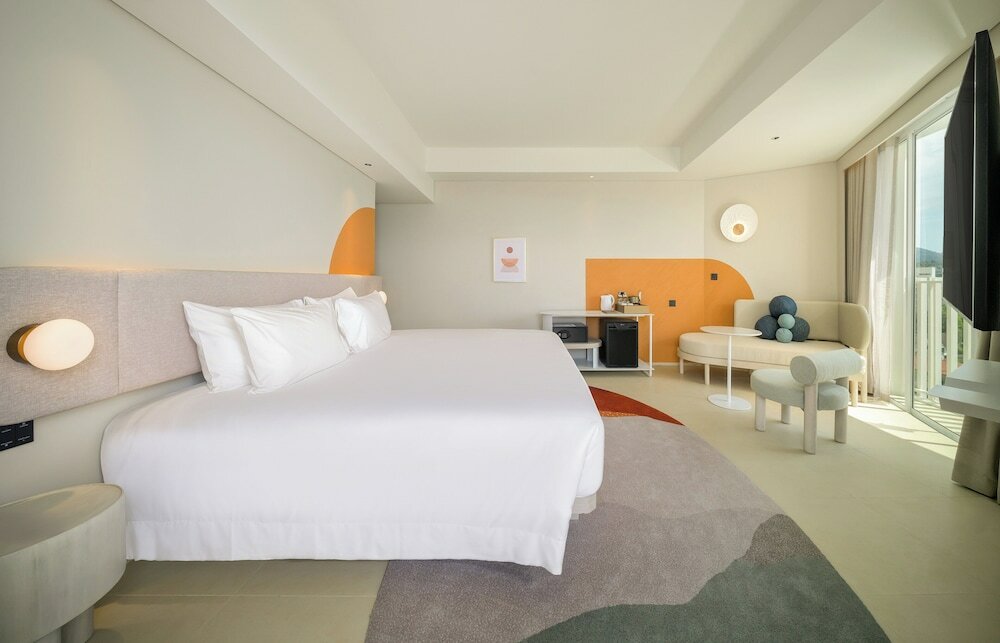 Deluxe Room, 1 King Bed, Ocean View