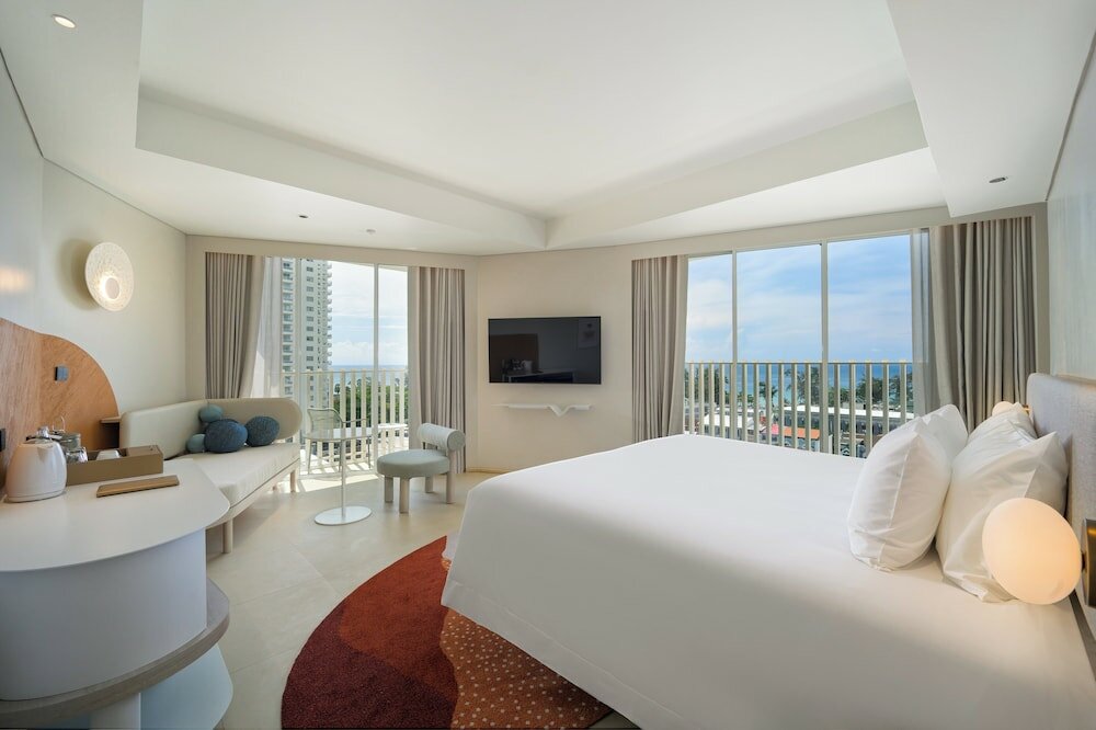 Deluxe Room, 1 King Bed, Ocean View