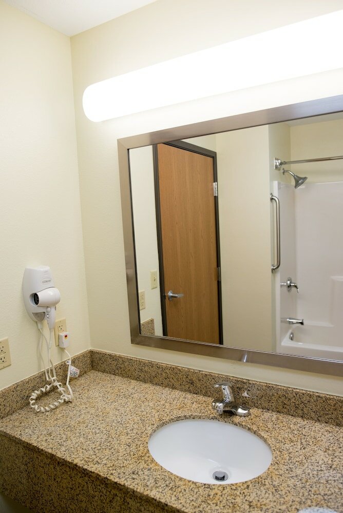 Standard Room, 1 King Bed, Accessible (Communications)