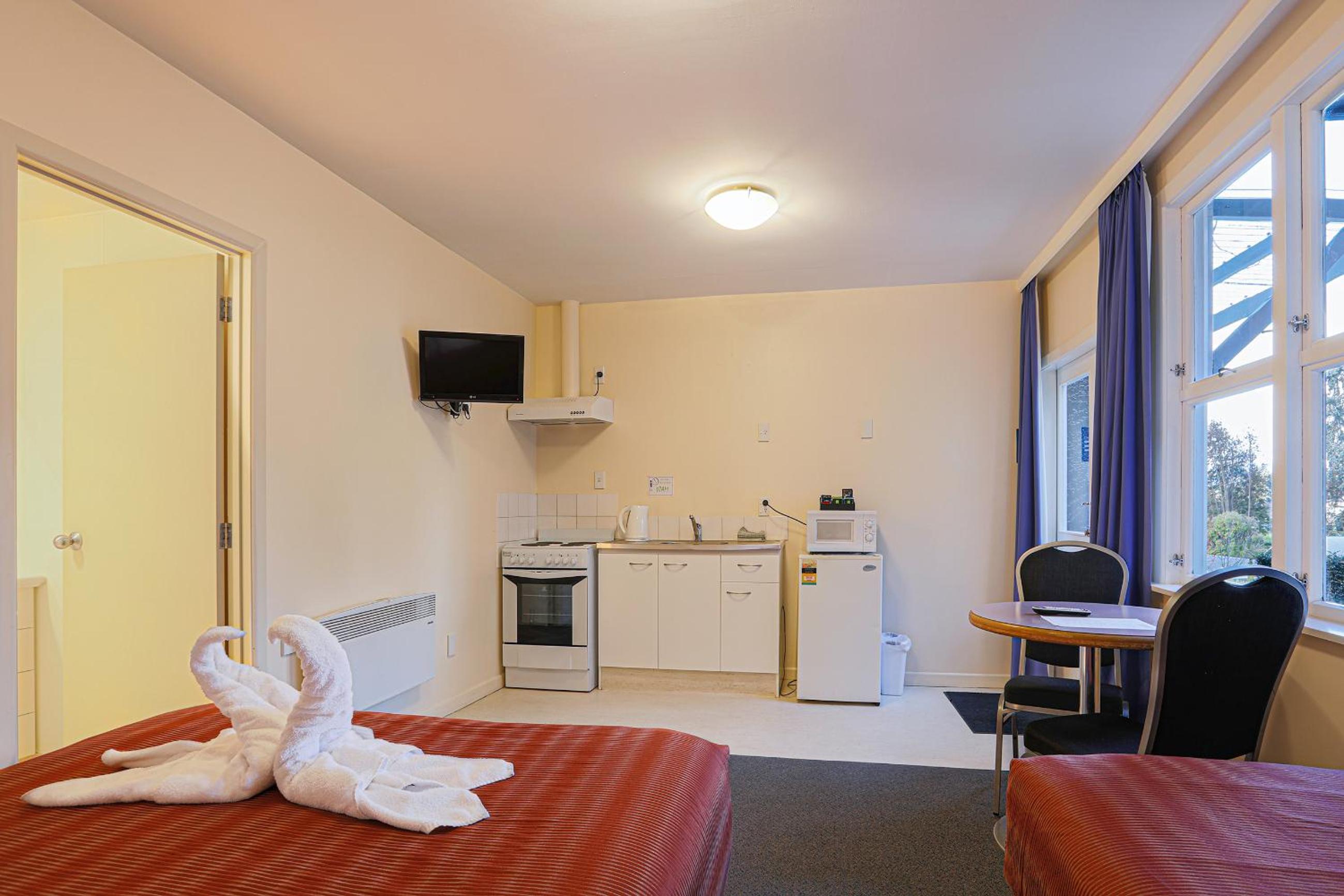 Studio (3 Adults)