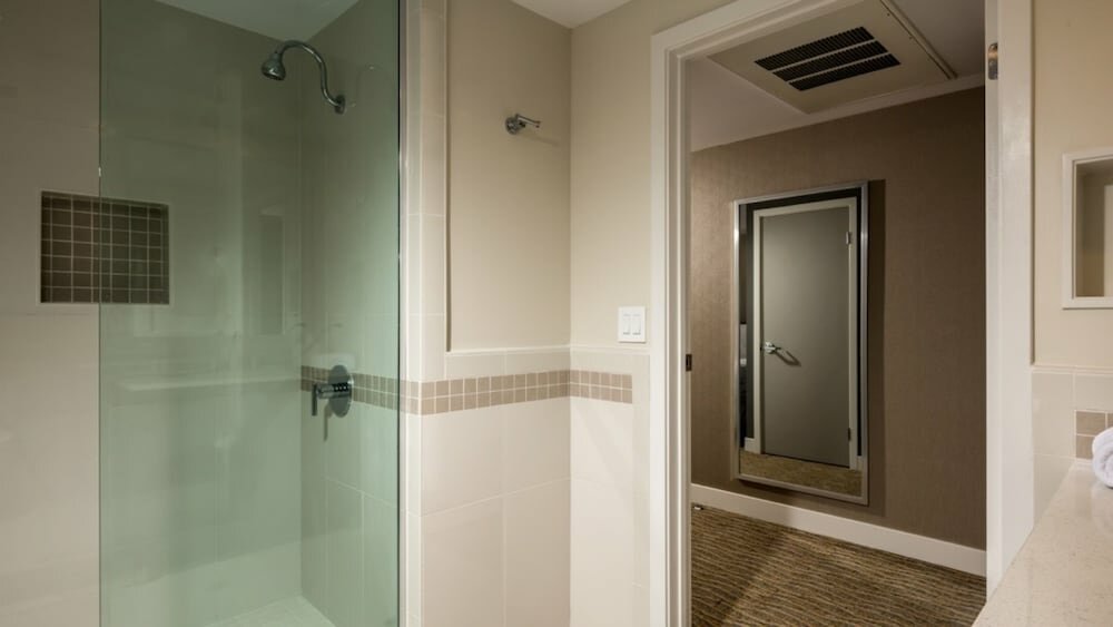 Penthouse, 1 Queen Bed, Accessible