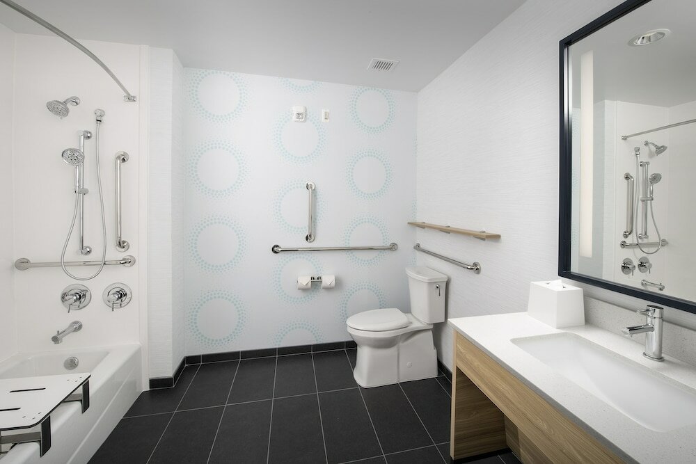 Room, 1 King Bed, Accessible (Hearing)