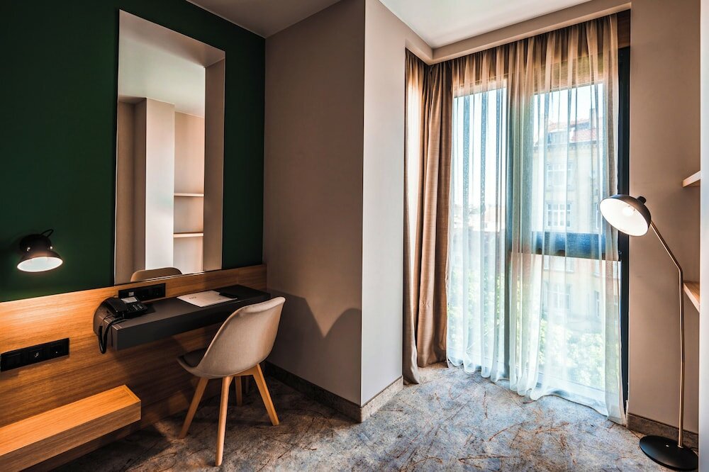 Deluxe Room, City View