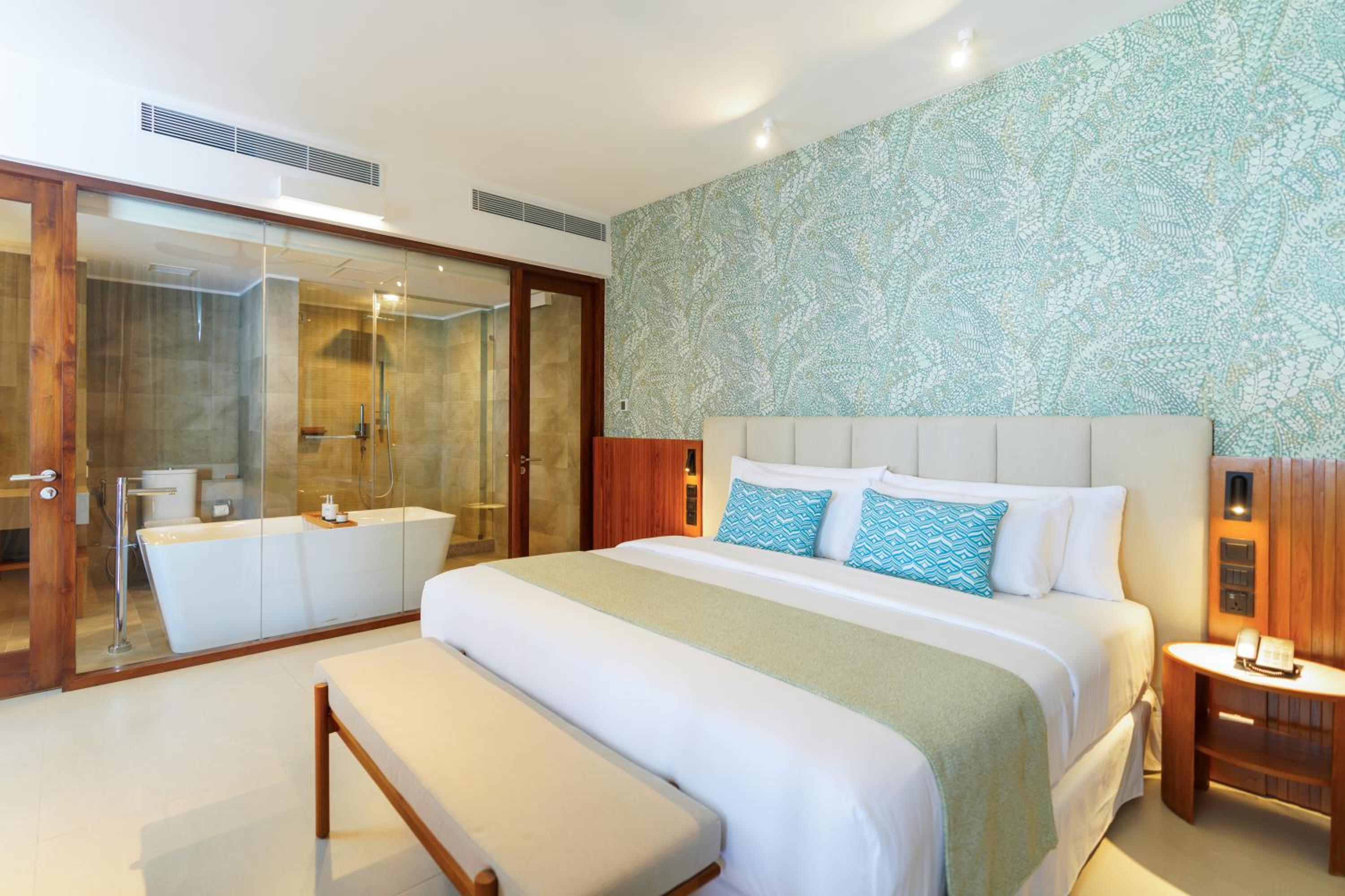 Junior Suite Ocean View (Free Airport Transfer)