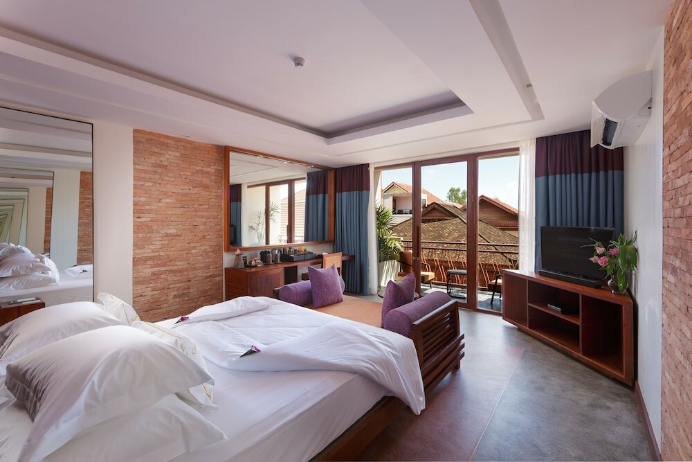 Deluxe Suite, Balcony, City View