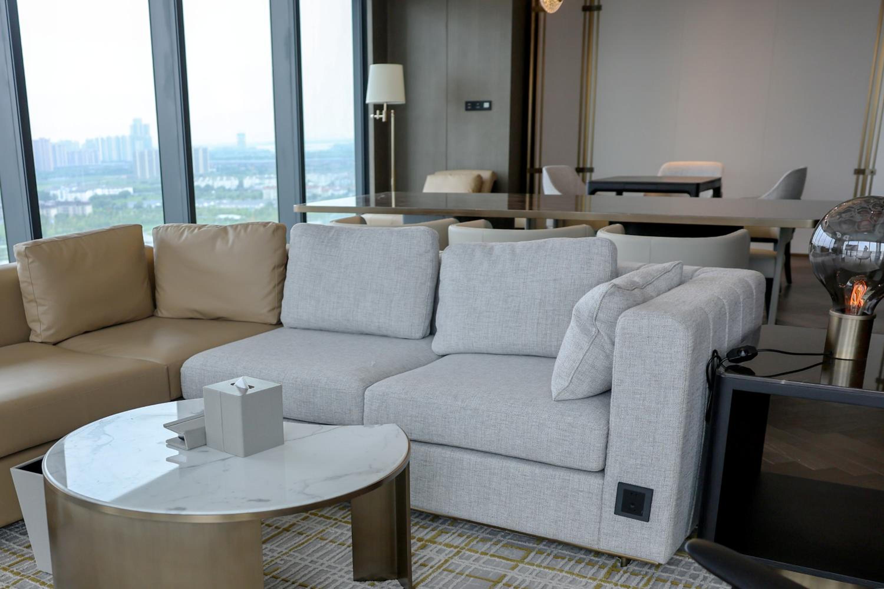 Ambassador King Suite