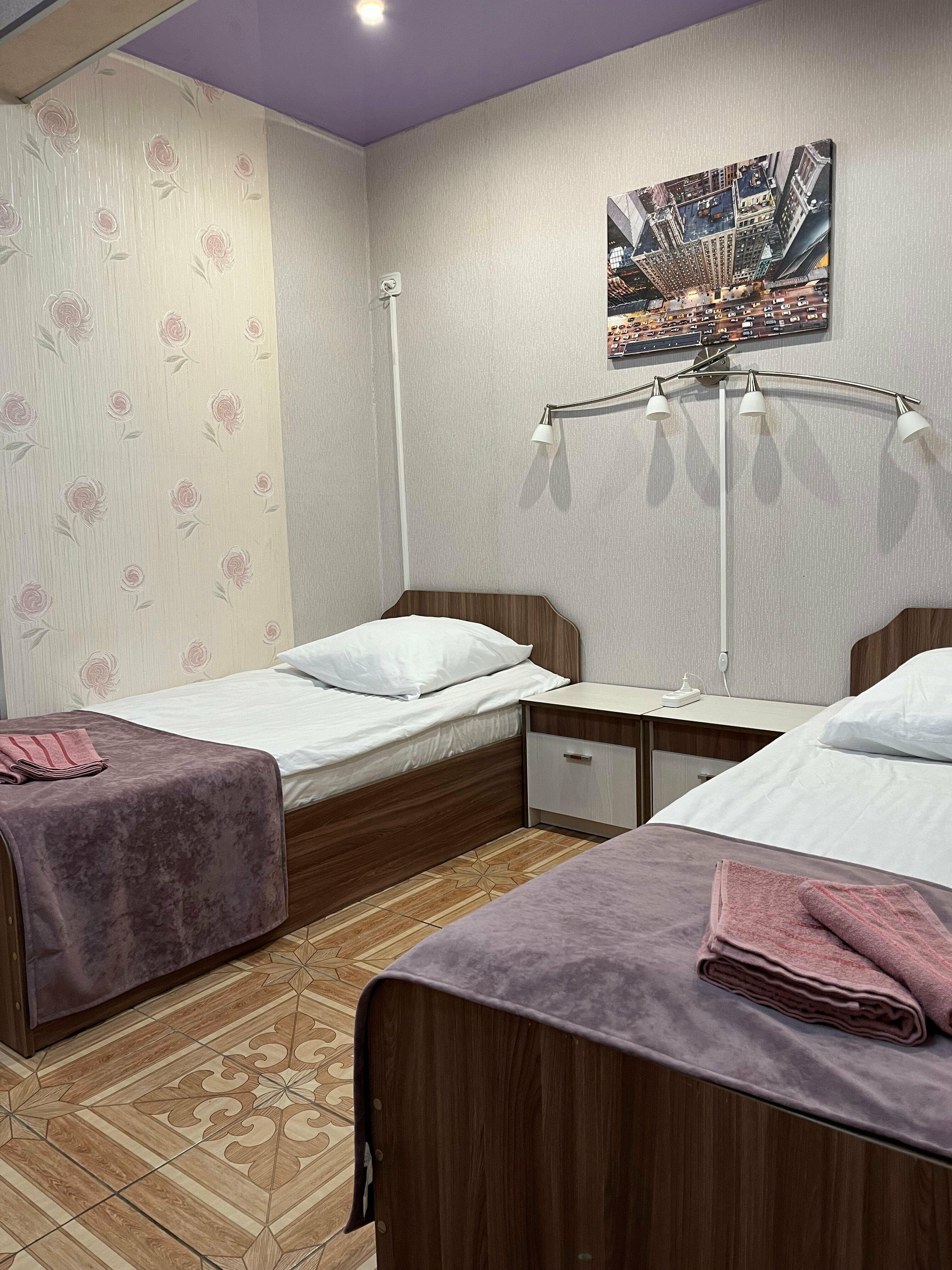 Стандартный номер с 2 односпальными кроватями и диваном