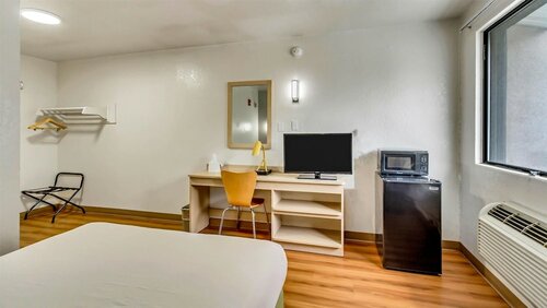 Номер «Делюкс», 1 двуспальная кровать, для людей с ограниченными возможностями, для некурящих в Motel 6 Ogden, Ut- Downtown