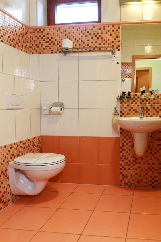 Double Room, 1 King Bed