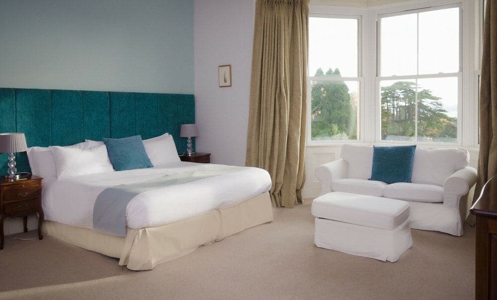 Deluxe Suite, Ensuite, Partial Sea View