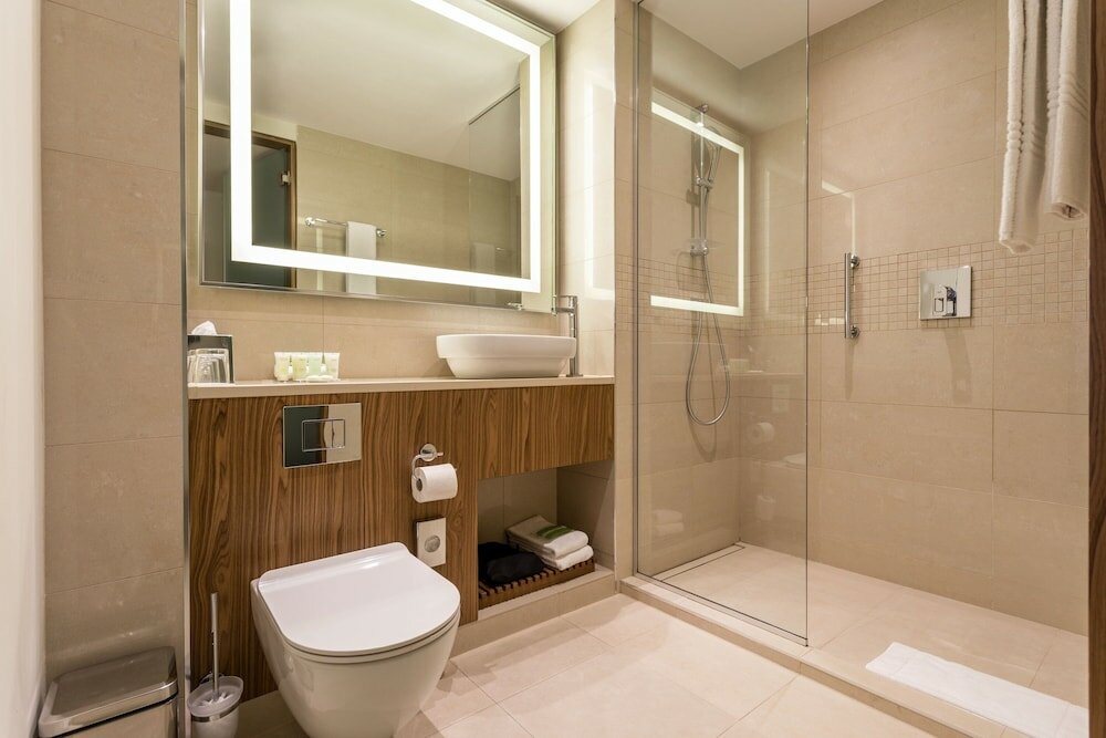 Grand Room, 1 King Bed